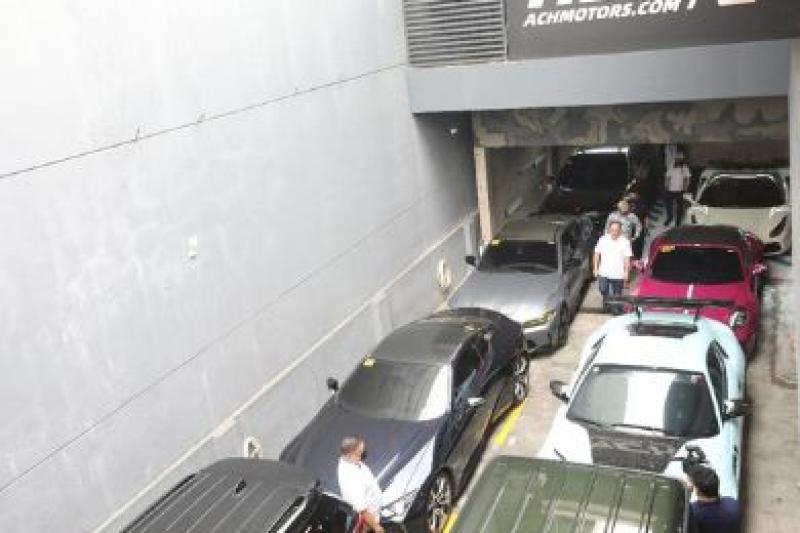 Php366-M Halaga ng Luxury Cars Nakumpiska ng Bureau of Customs