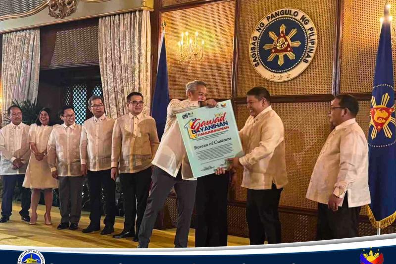BOC, Comm. Rubio Receives Gawad Bayanihan sa Pamumuhunan Award 